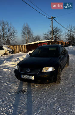 Седан Volkswagen Passat 2002 в Березному