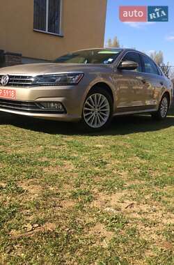 Седан Volkswagen Passat 2016 в Выгоде