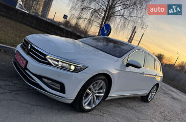 Універсал Volkswagen Passat 2021 в Тернополі