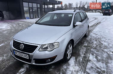 Універсал Volkswagen Passat 2006 в Золочеві