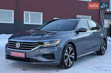 Седан Volkswagen Passat 2021 в Дубні