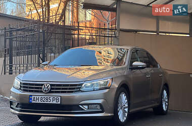 Седан Volkswagen Passat 2015 в Одессе