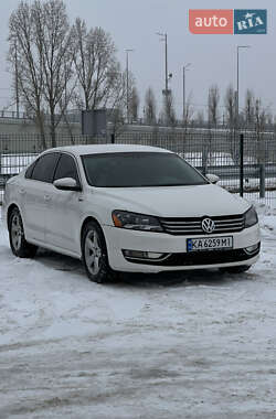 Седан Volkswagen Passat 2011 в Киеве