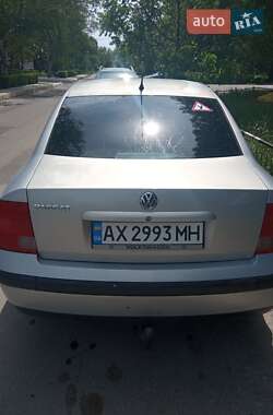 Седан Volkswagen Passat 1998 в Харкові