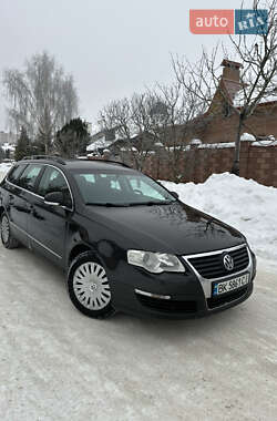 Универсал Volkswagen Passat 2006 в Ровно