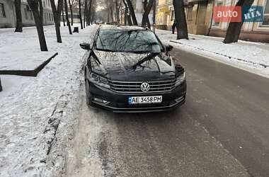 Седан Volkswagen Passat 2015 в Кам'янському