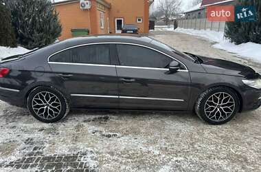 Седан Volkswagen Passat 2010 в Києві