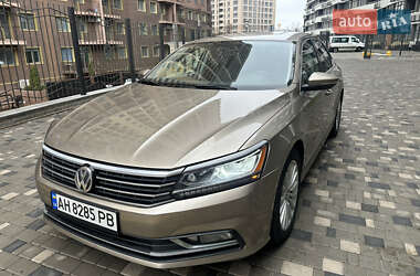Седан Volkswagen Passat 2015 в Одессе
