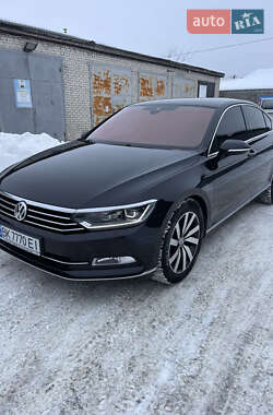 Седан Volkswagen Passat 2016 в Рокитному