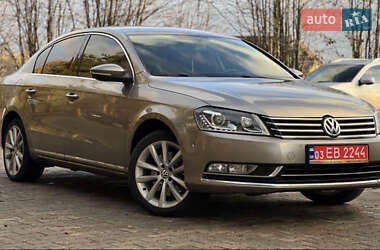 Седан Volkswagen Passat 2012 в Сарнах