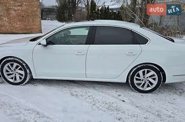 Седан Volkswagen Passat 2018 в Киеве