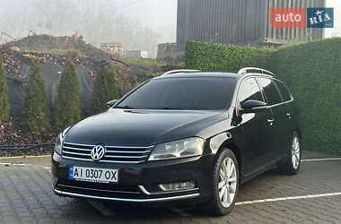 Універсал Volkswagen Passat 2011 в Чернівцях