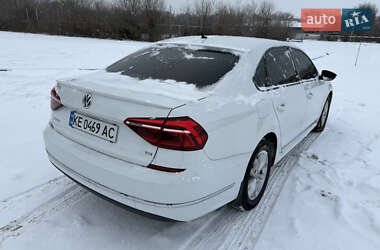 Седан Volkswagen Passat 2017 в Днепре