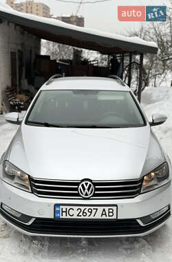 Універсал Volkswagen Passat 2013 в Львові