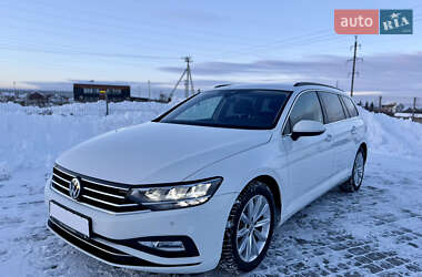 Універсал Volkswagen Passat 2020 в Івано-Франківську
