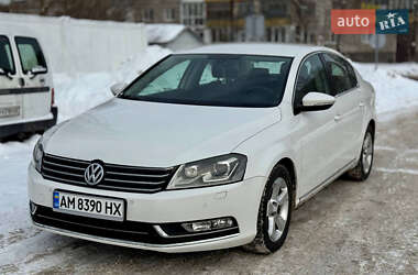 Седан Volkswagen Passat 2011 в Коростене