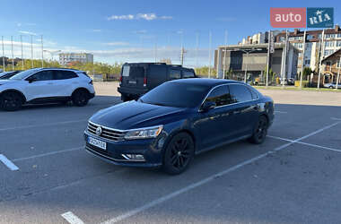 Седан Volkswagen Passat 2018 в Киеве