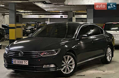 Седан Volkswagen Passat 2018 в Дніпрі