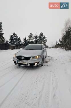 Універсал Volkswagen Passat 2008 в Здолбуніві