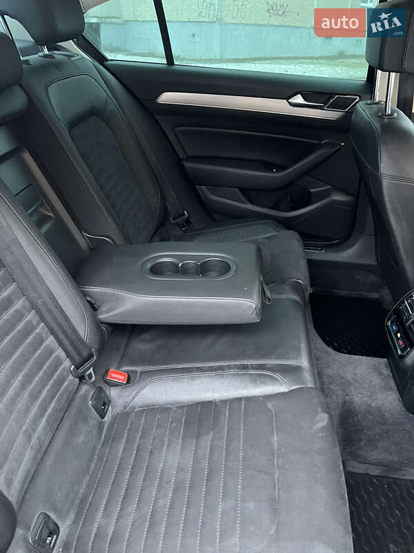 Седан Volkswagen Passat 2018 в Южноукраинске