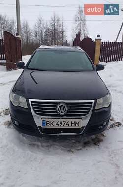 Універсал Volkswagen Passat 2008 в Рокитному