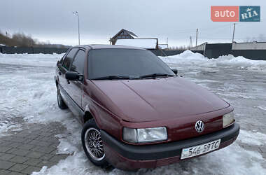 Седан Volkswagen Passat 1991 в Львове