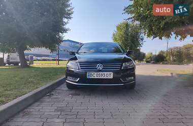 Седан Volkswagen Passat 2011 в Сокале