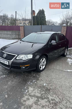 Седан Volkswagen Passat 2008 в Звягеле