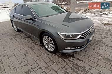 Седан Volkswagen Passat 2015 в Львові