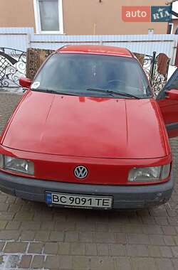 Седан Volkswagen Passat 1993 в Львове