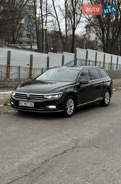 Универсал Volkswagen Passat 2020 в Днепре
