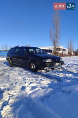 Универсал Volkswagen Passat 1990 в Новой Ушице