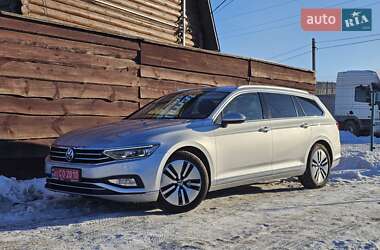 Універсал Volkswagen Passat 2021 в Шепетівці