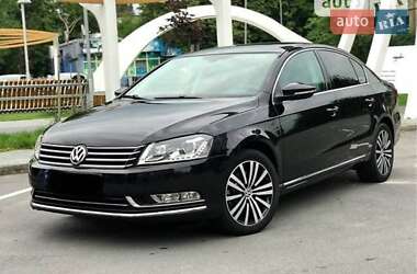 Седан Volkswagen Passat 2011 в Гайсину