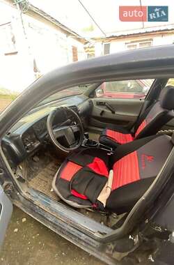 Седан Volkswagen Passat 1989 в Хусте