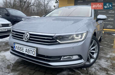 Седан Volkswagen Passat 2018 в Львове