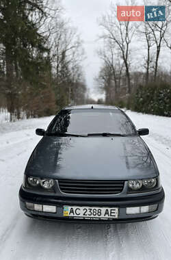 Седан Volkswagen Passat 1995 в Костопілі