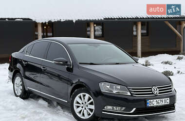 Седан Volkswagen Passat 2014 в Львові