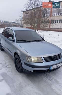 Седан Volkswagen Passat 1998 в Калуше