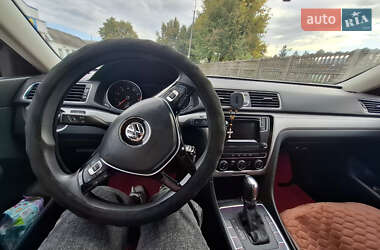 Седан Volkswagen Passat 2015 в Хмільнику