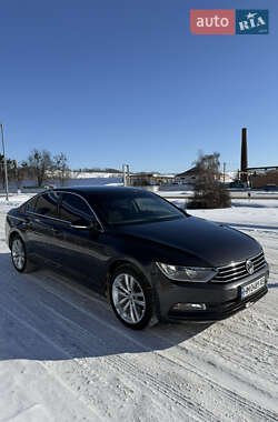 Седан Volkswagen Passat 2018 в Ромнах