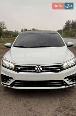 Седан Volkswagen Passat 2018 в Ізюмі