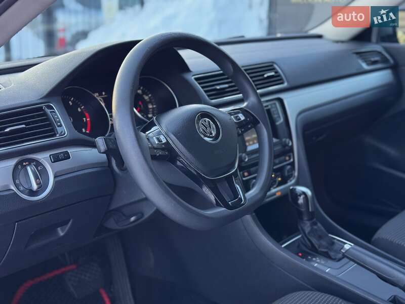 Седан Volkswagen Passat 2015 в Киеве фото 9 Седан Volkswagen Passat 2015 в Киеве