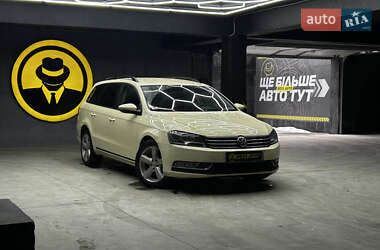Універсал Volkswagen Passat 2013 в Чернівцях