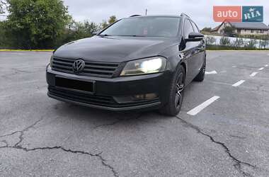 Універсал Volkswagen Passat 2011 в Ужгороді
