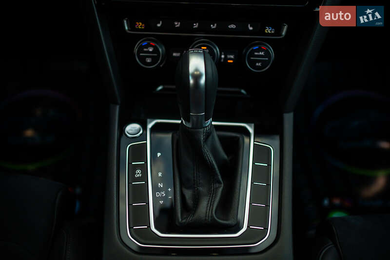 Универсал Volkswagen Passat 2019 в Луцке фото 73 Универсал Volkswagen Passat 2019 в Луцке