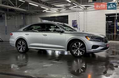 Седан Volkswagen Passat 2021 в Луцьку