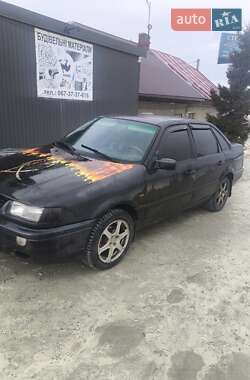 Седан Volkswagen Passat 1994 в Львове