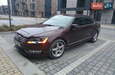 Седан Volkswagen Passat 2012 в Івано-Франківську