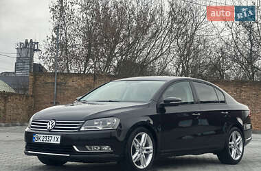 Седан Volkswagen Passat 2013 в Дубні